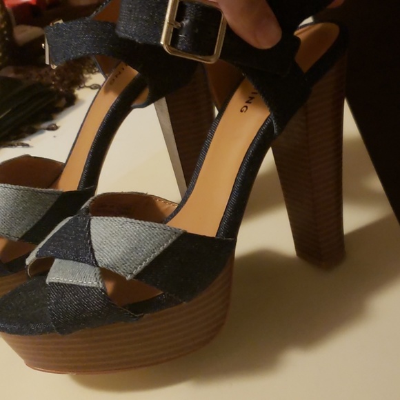 Shoes - Picture 2 of 4